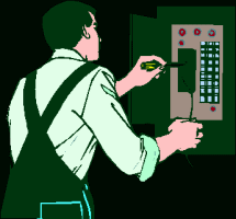 Elektryk sprawdza prądy w skrzynce